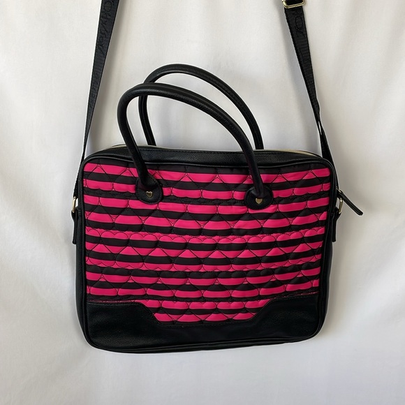 Betsey Johnson Fabulous Large Hot Pink & Navy Bag - Picture 10 of 15